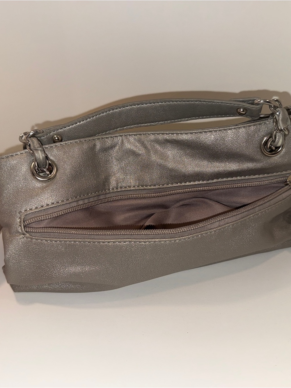Silver Chain-Handle Shoulder Bag - Picture 5 of 8